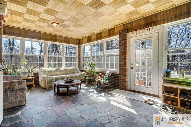 377 New Dover Road, Colonia, NJ 07067