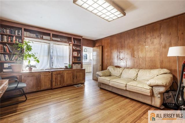 377 New Dover Road, Colonia, NJ 07067