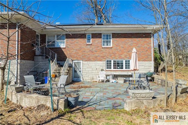 377 New Dover Road, Colonia, NJ 07067