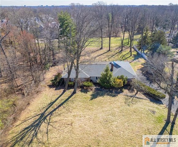377 New Dover Road, Colonia, NJ 07067