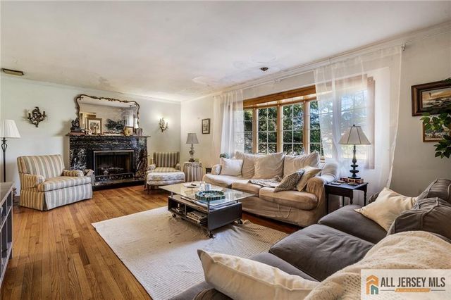 377 New Dover Road, Colonia, NJ 07067