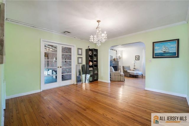 377 New Dover Road, Colonia, NJ 07067