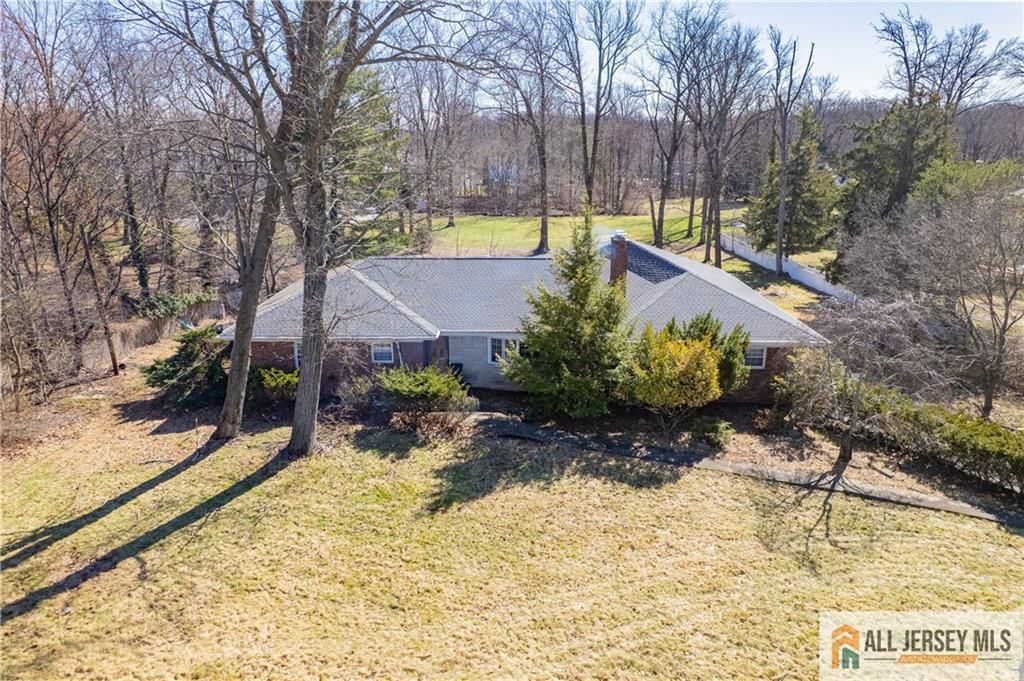 377 New Dover Road, Colonia, NJ 07067