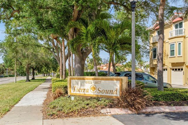 1071 PINELLAS BAYWAY S, St Petersburg, FL 33715