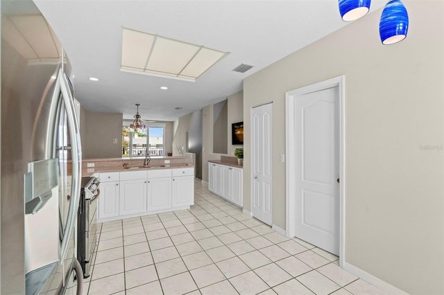 1071 PINELLAS BAYWAY S, St Petersburg, FL 33715