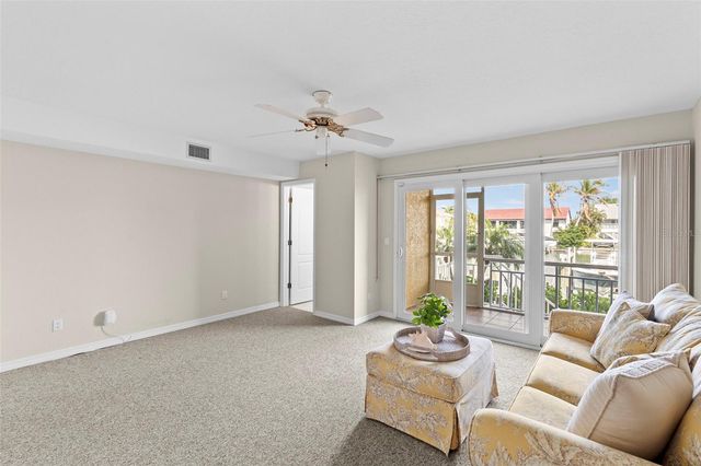 1071 PINELLAS BAYWAY S, St Petersburg, FL 33715