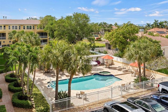 1071 PINELLAS BAYWAY S, St Petersburg, FL 33715