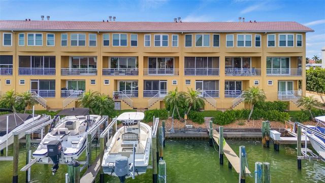 1071 PINELLAS BAYWAY S, St Petersburg, FL 33715