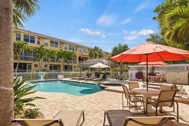 1071 PINELLAS BAYWAY S, St Petersburg, FL 33715