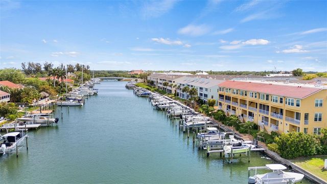 1071 PINELLAS BAYWAY S, St Petersburg, FL 33715