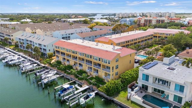 1071 PINELLAS BAYWAY S, St Petersburg, FL 33715