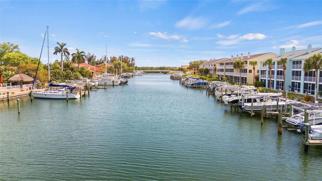 1071 PINELLAS BAYWAY S, St Petersburg, FL 33715