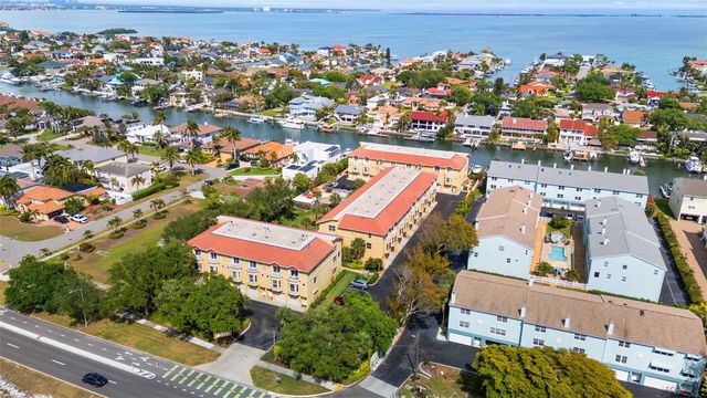 1071 PINELLAS BAYWAY S, St Petersburg, FL 33715