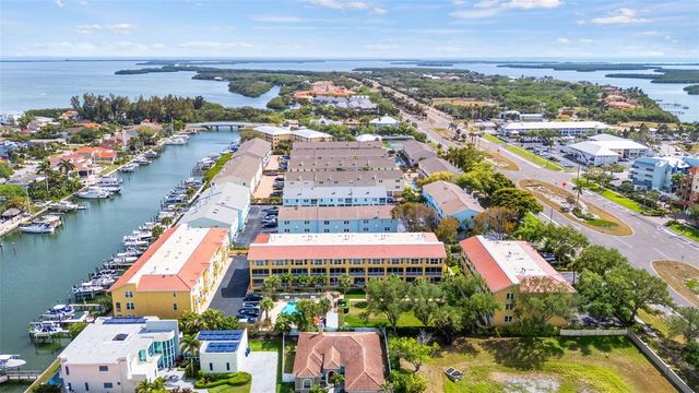 1071 PINELLAS BAYWAY S, St Petersburg, FL 33715