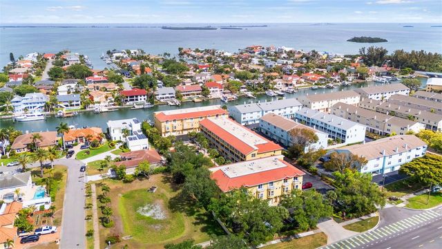 1071 PINELLAS BAYWAY S, St Petersburg, FL 33715