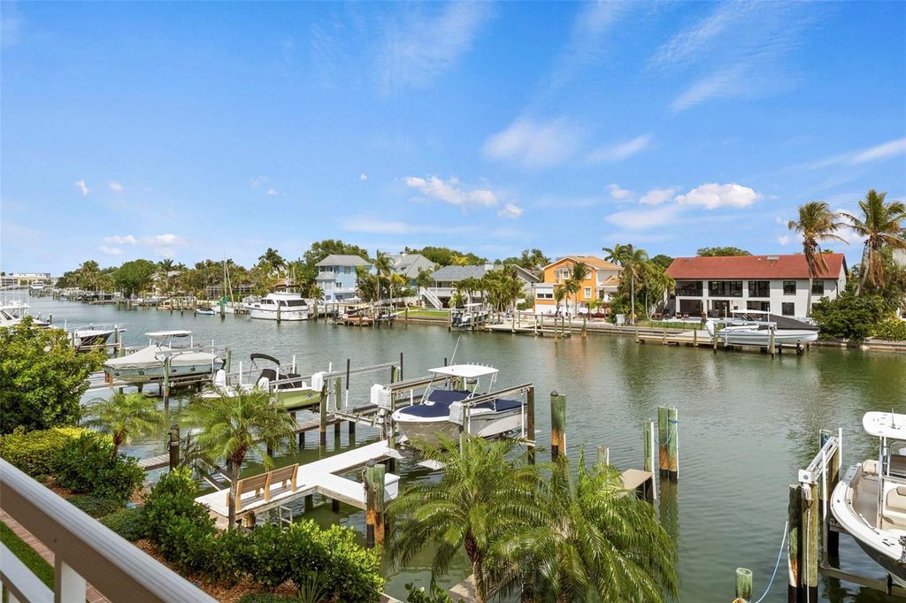 1071 PINELLAS BAYWAY S, St Petersburg, FL 33715