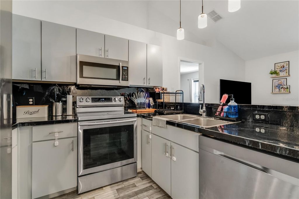 Image 13 of property listing at 2406 KAM COURT, Kissimmee, FL 34744