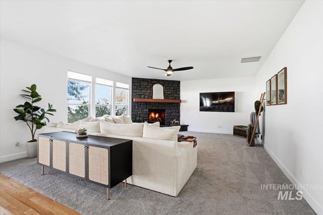 342 N Clearpoint Way, Eagle, ID 83616