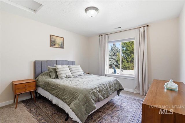 342 N Clearpoint Way, Eagle, ID 83616