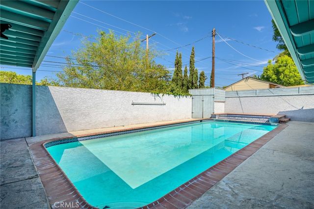 8007 Broadleaf, Panorama City, CA 91402