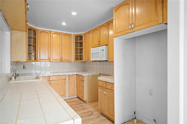 8007 Broadleaf, Panorama City, CA 91402