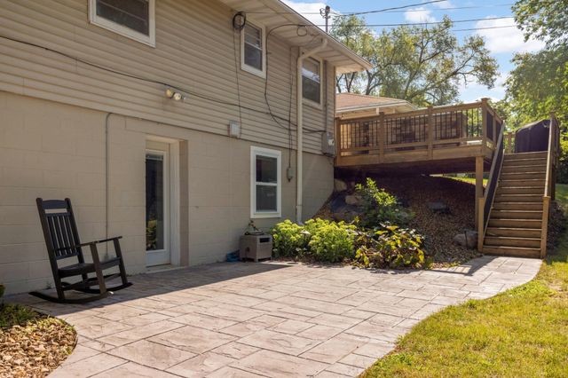 9807 Cedar Lake Road, Minnetonka, MN 55305