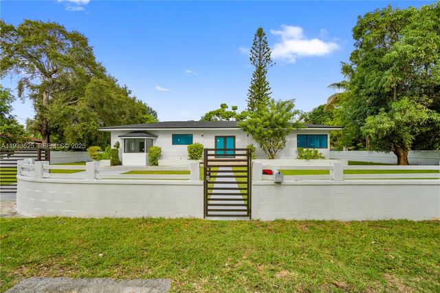 1445 NE 147th St, Miami, FL 33161