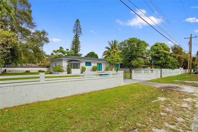 1445 NE 147th St, Miami, FL 33161