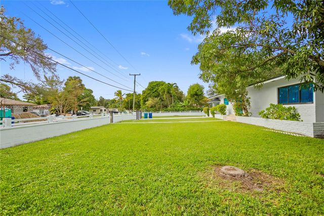 1445 NE 147th St, Miami, FL 33161