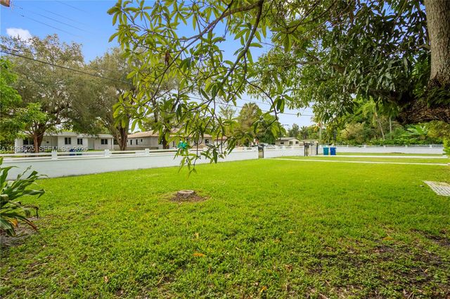 1445 NE 147th St, Miami, FL 33161