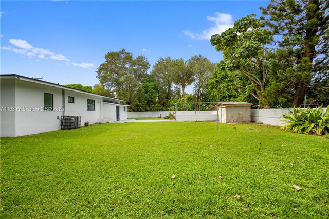 1445 NE 147th St, Miami, FL 33161