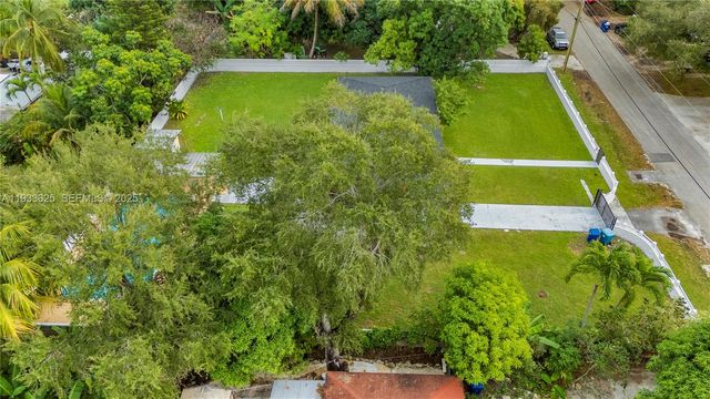 1445 NE 147th St, Miami, FL 33161