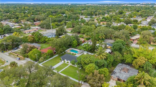 1445 NE 147th St, Miami, FL 33161