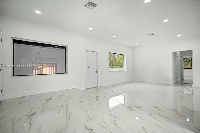 1445 NE 147th St, Miami, FL 33161