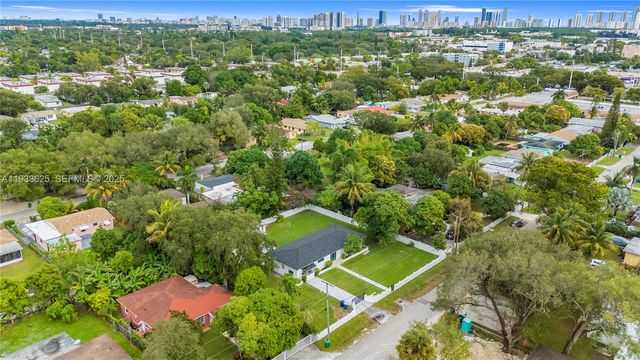 1445 NE 147th St, Miami, FL 33161