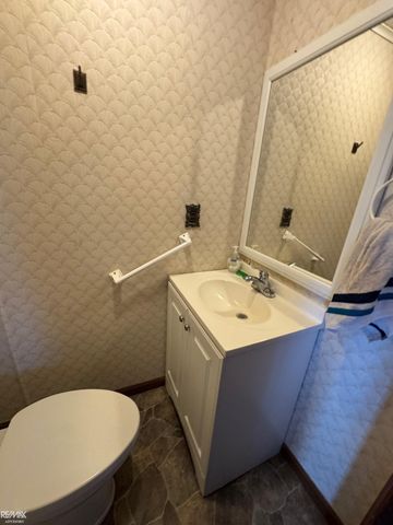 8233 Wilson Drive, Shelby Twp, MI 48316