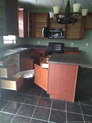 1067 John McMillan Road, Hope Mills, NC 28348