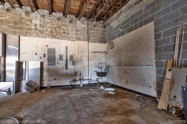 465 S Schaefer Highway, Detroit, MI 48217