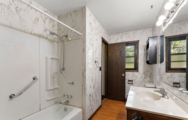 28564 Zurich Street NE, North Branch, MN 55056