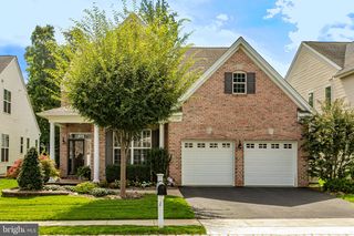 11 BELLINGHAM DR, Kendall Park, NJ 08824