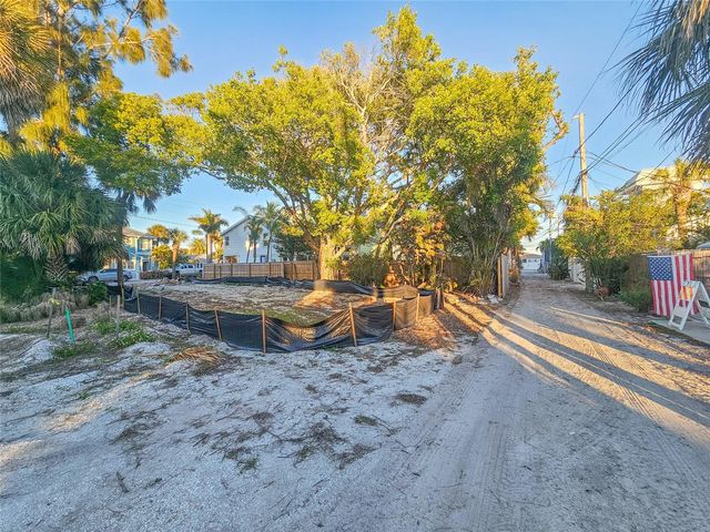 110 4TH AVENUE, St Pete Beach, FL 33706