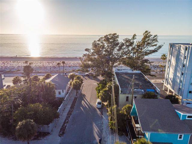 110 4TH AVENUE, St Pete Beach, FL 33706