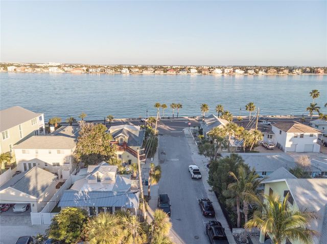 110 4TH AVENUE, St Pete Beach, FL 33706
