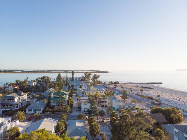 110 4TH AVENUE, St Pete Beach, FL 33706