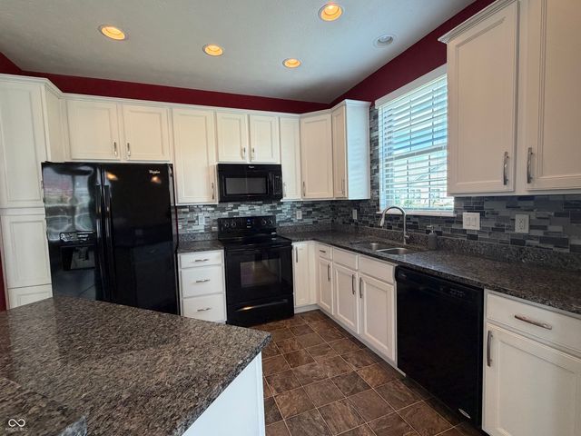 1341 Stoney Pointe Way, Avon, IN 46123