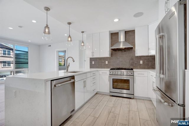 209-211 Hack Plk Road 2A, Weehawken, NJ 07086