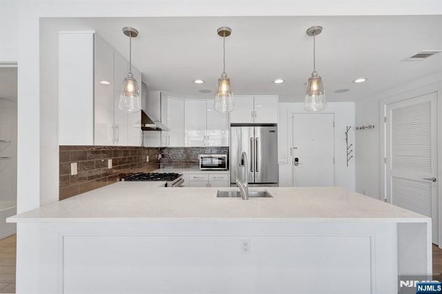209-211 Hack Plk Road 2A, Weehawken, NJ 07086