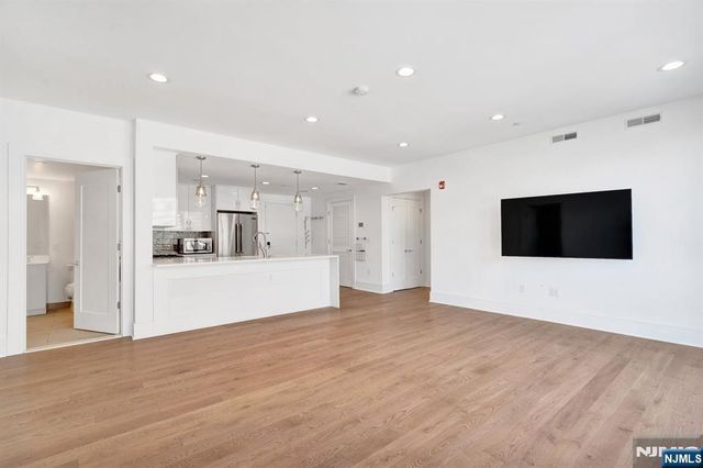 209-211 Hack Plk Road 2A, Weehawken, NJ 07086