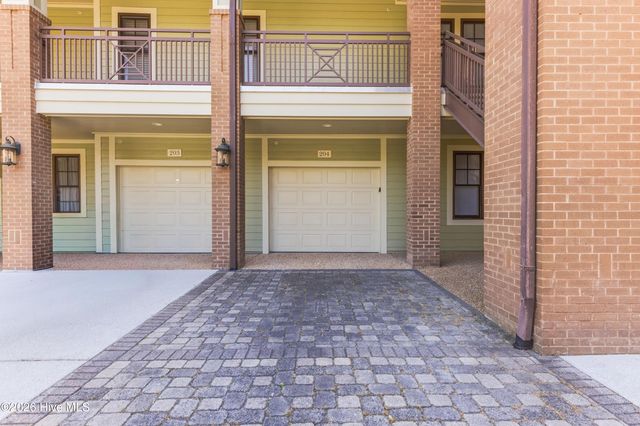 648 Village Park Drive 204, Wilmington, NC 28405