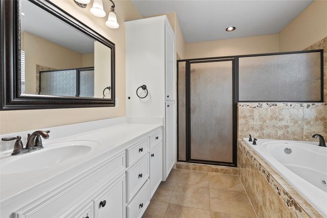 330 Arbors CIR, Elgin, TX 78621